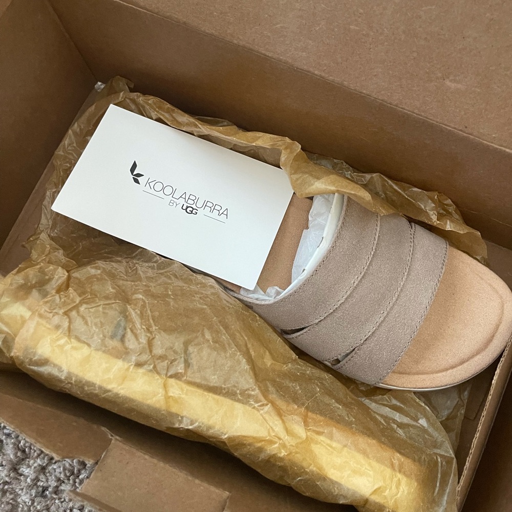 Kookaburra by UGG slides